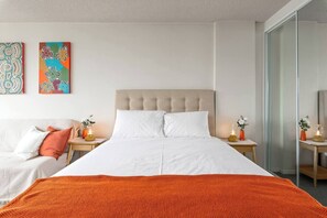 1 bedroom, iron/ironing board, WiFi, bed sheets - Postcard Studio A Top floor Lavender Bay Lookout (McMahons Point)