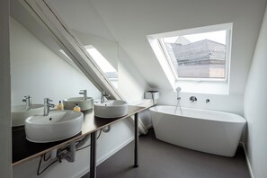 Imagen sin descripción, 5 de 16, botón