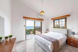 5 bedrooms, iron/ironing board, WiFi, bed sheets - Villa Adonis Large Private Pool, Walk to Beach (Argaka)
