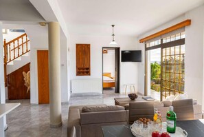 Interior - Villa Adonis Large Private Pool, Walk to Beach (Argaka)