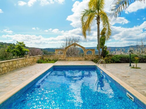Villa Alonia - Four Bedroom Villa, Sleeps 8