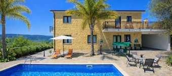 Villa Alonia - Four Bedroom Villa, Sleeps 8