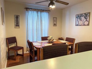 Dining - Lone Oak Point 16 - Three Bedroom Apartment, Sleeps 8 (Sunrise Beach)