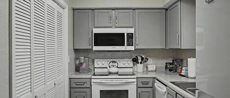 Fridge, microwave, oven, stovetop