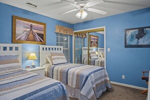 2 bedrooms, free WiFi, bed sheets - Lighthouse Landing 3-101 (Lake Ozark)
