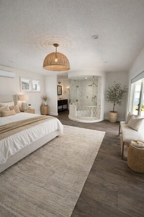 Unclassified image, 5 of 7, button - 	Modern Lakefront Escape Steps to Tropical Park (Miami)