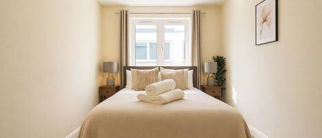 2 bedrooms, iron/ironing board, free WiFi, bed sheets