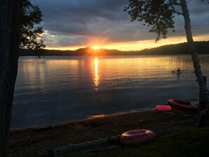 Beach - Lockout -Reduced Bedrooms - Four Season, Lakefront, Sandy Beach, Amazing Sunsets (Saranac Lake)