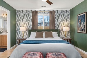 4 bedrooms, desk, iron/ironing board, travel cot - Denver Retreat w/ Hot Tub + Game Room|Near Red Rocks |Sleeps 10 |Family-Friendly Yard (Denver)