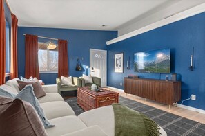 Unclassified image, 3 of 77, button