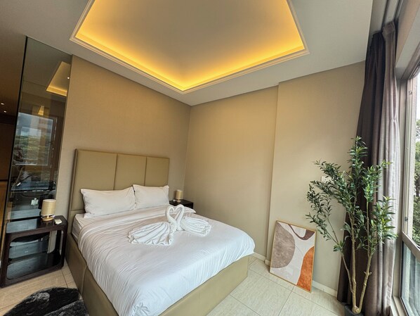 Unclassified image, 1 of 17, button