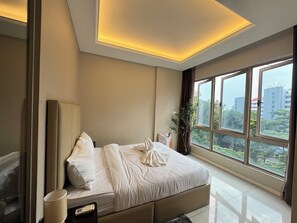 Unclassified image, 2 of 17, button