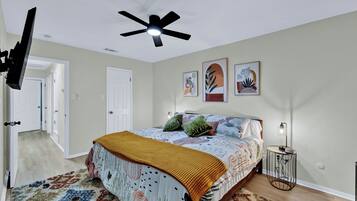 2 habitaciones, tabla de planchar con plancha, wifi y ropa de cama