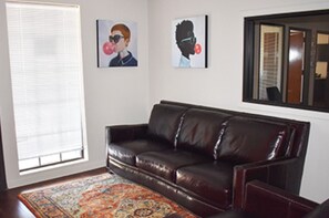 Luokittelematon kuva, 4 kautta 8, painike