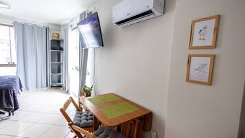Apartment | Bar mini, langsir/tirai gelap terus, seterika/papan seterika