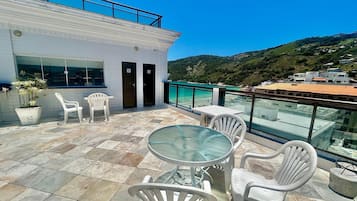 Apartment | Outdoor dining