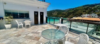 Loft equipado a poucos passos da praia