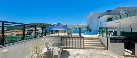 Apartment | Outdoor dining
