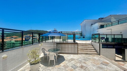Loft equipado a poucos passos da praia