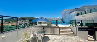 Loft equipado a poucos passos da praia
