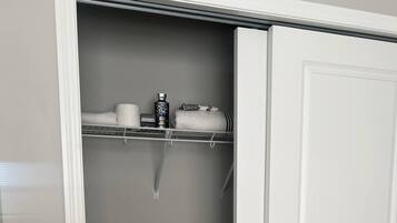 Shared Dormitory, 1 Bedroom, Accessible | Interior