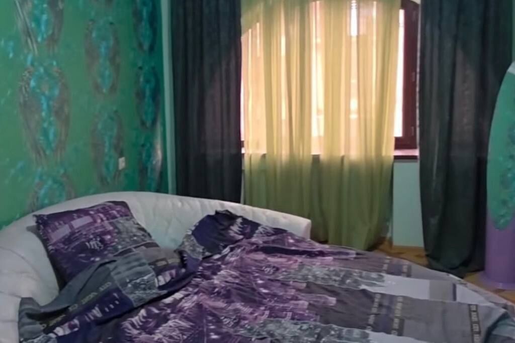 4 bedrooms, iron/ironing board, WiFi