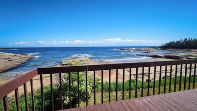 Le Repaire de l'Ours | Cottage on the St-Lawrence River | North Shore, View & Quiet