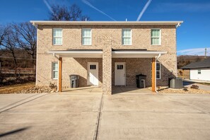 Exterior - Stadium, mall,civic center, dining, shopping (Knoxville)