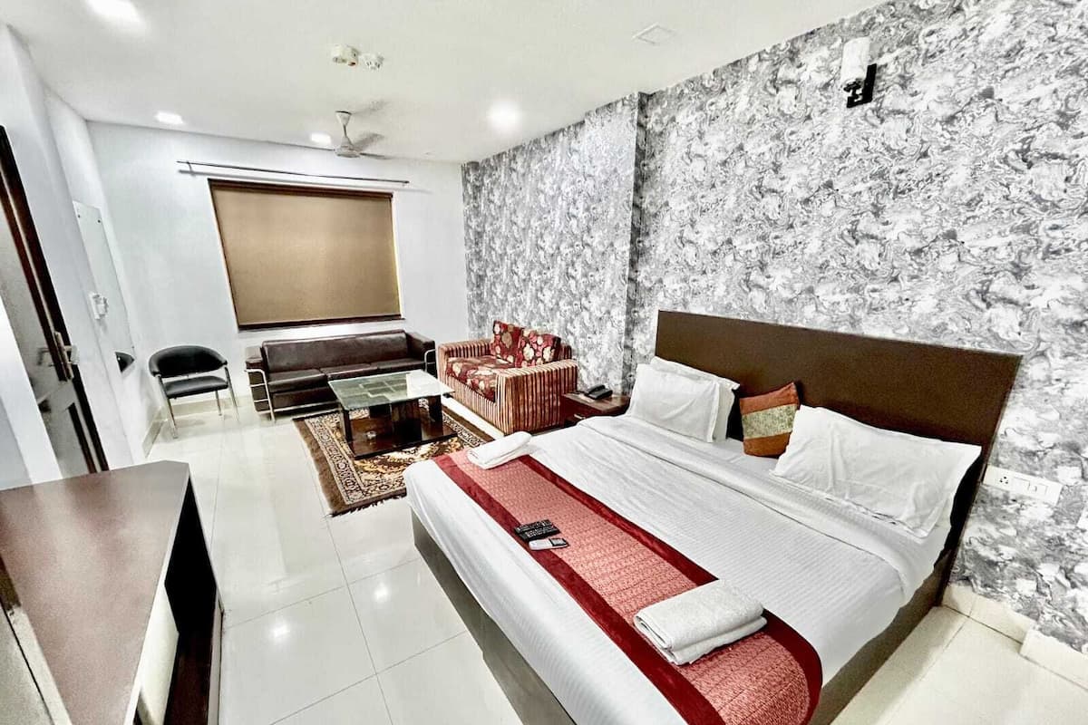 Classic Double Room, City View | Iron/ironing board, free WiFi, bed sheets