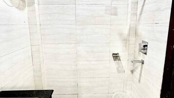 Towels, soap, shampoo, toilet paper