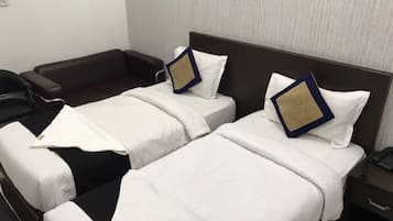 Iron/ironing board, free WiFi, bed sheets