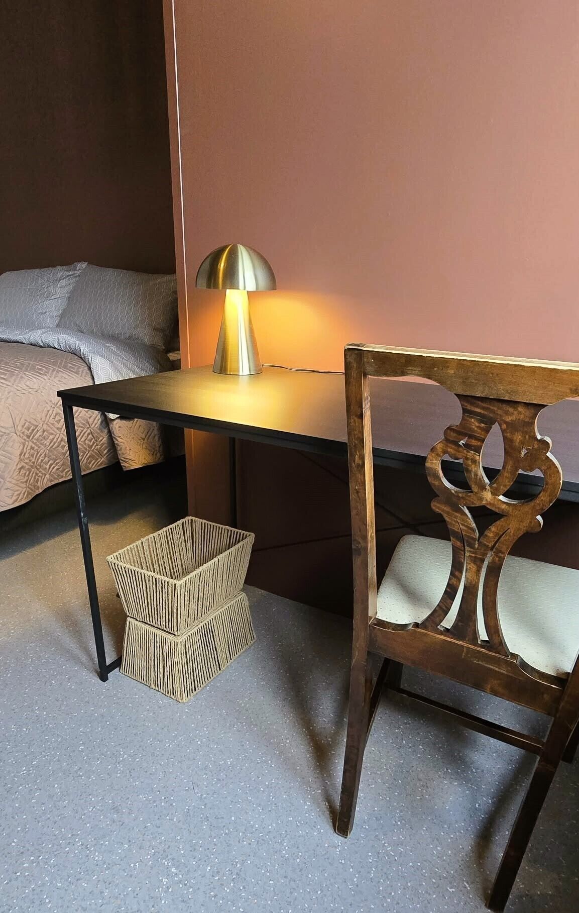 雙人房, 共用浴室, 庭園景 | 書桌、手提電腦工作空間、遮光窗簾/窗簾、床單