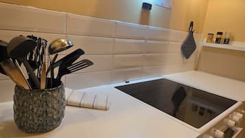 Een magnetron, een waterkoker