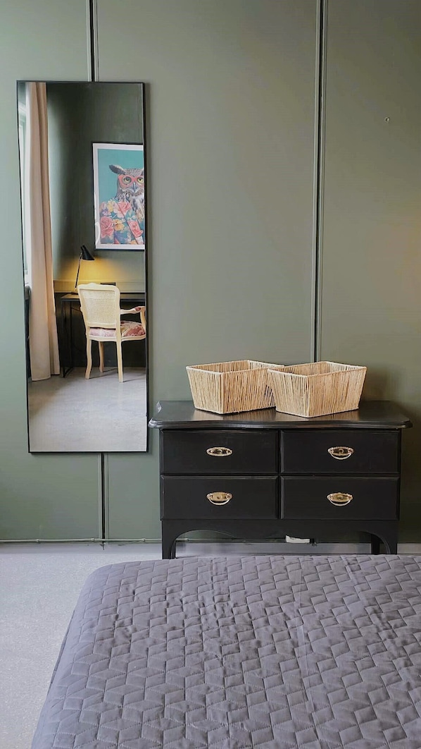 Double Room, 1 King Bed, City View, Private bathroom/shared shower | Desk, laptop workspace, blackout curtains, bed sheets