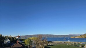 Unclassified image, 4 of 24, button - Kuben Utleie (Nordland)