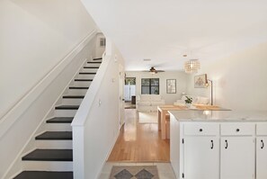 Interior - 2 Bedroom 1.5 Bath Townhouse.  Close to Beach and the Pier/Village area. (Saint Simons Island)