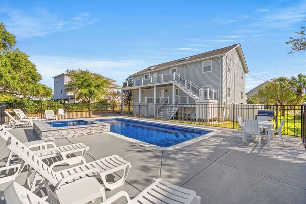 Unclassified image, 1 of 23, button