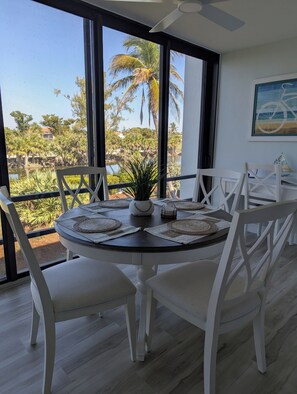 Dining - Enjoy two views, gulf and golf, in this beautiful 2 bedroom at Sunset South. (Sanibel)