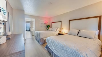 1 bedroom, desk, iron/ironing board, WiFi