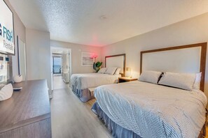 1 slaapkamer, een bureau, een strijkplank/strijkijzer, wifi