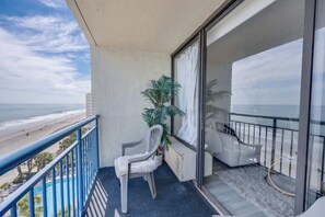 Property grounds - Remodeled Direct Oceanfront 1BR Coral Beach, Pools (Myrtle Beach)