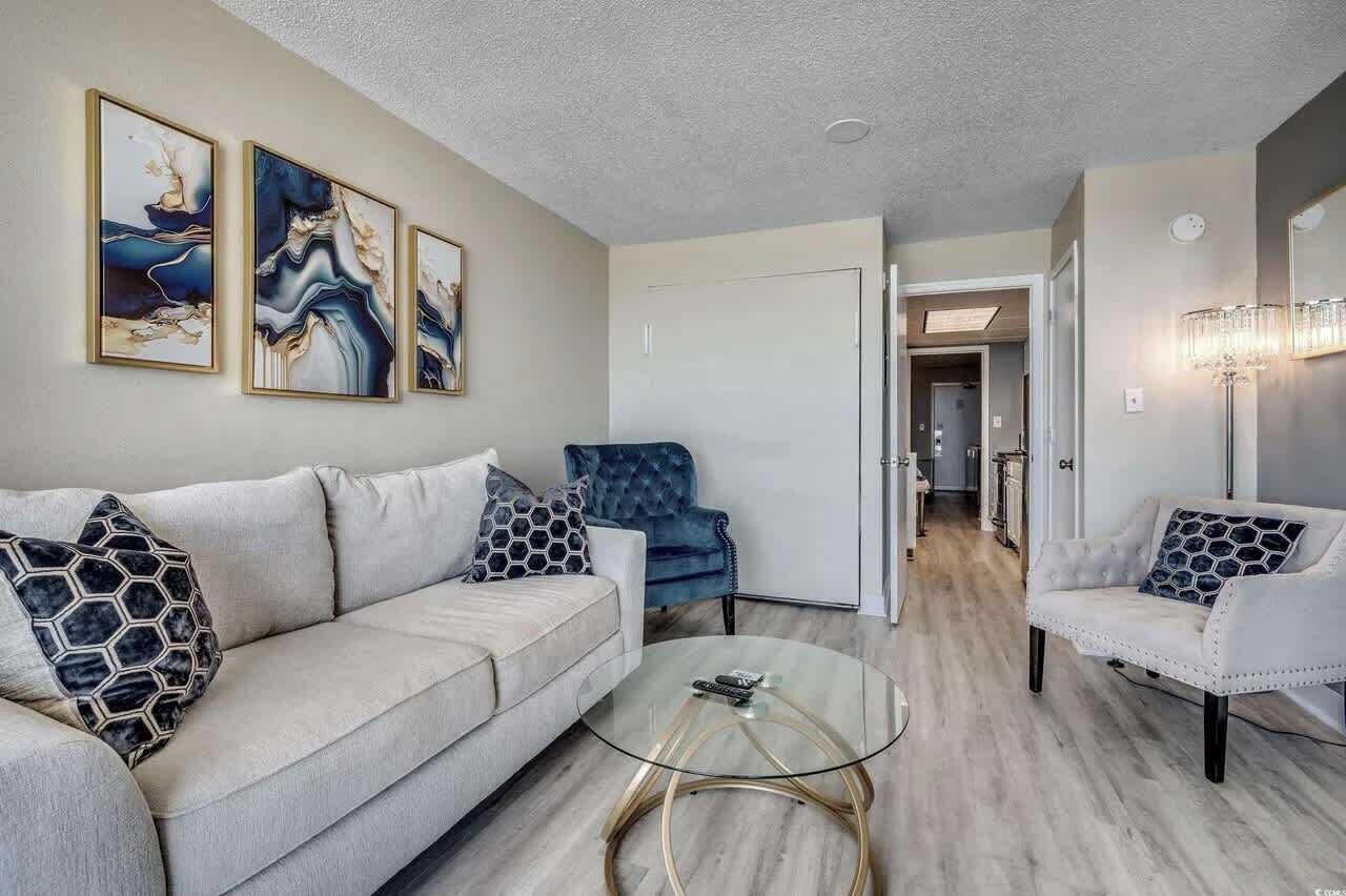 テレビ、暖炉、書斎 / ワークスペース