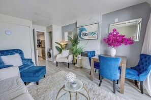 TV, fireplace, offices - Remodeled Direct Oceanfront 1BR Coral Beach, Pools (Myrtle Beach)