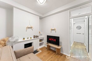 TV, offices - Birkenhead Studio, Kings Cross, London (Greater London)