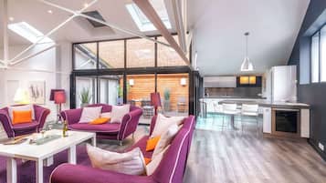 Télévision, chaßne hi-fi, espaces bureaux