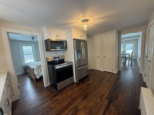 Charming updated home minutes from Uconn and ECSU