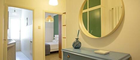 2 Schlafzimmer, Bügeleisen/Bügelbrett