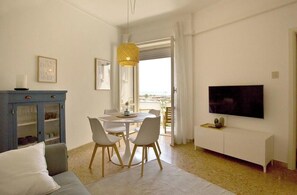 Living area - Casa Gorgone, seafront apartment (Viareggio)