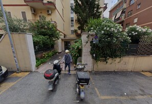 Exterior - CASATERRY with garden MetroA-Battistini-Vatican-Termini Gemelli-StadioOlimpico (Roma)