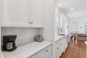 Interior - Shayna Playa near Village and Beach with a pool, sleeps 10 (St. Simons Island)